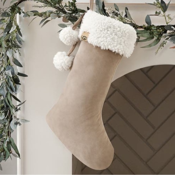 🆕NWT UGG Exclusive BLISS Holiday Classic Khaki PUTTY Stockings with Pom Poms - Picture 3 of 4